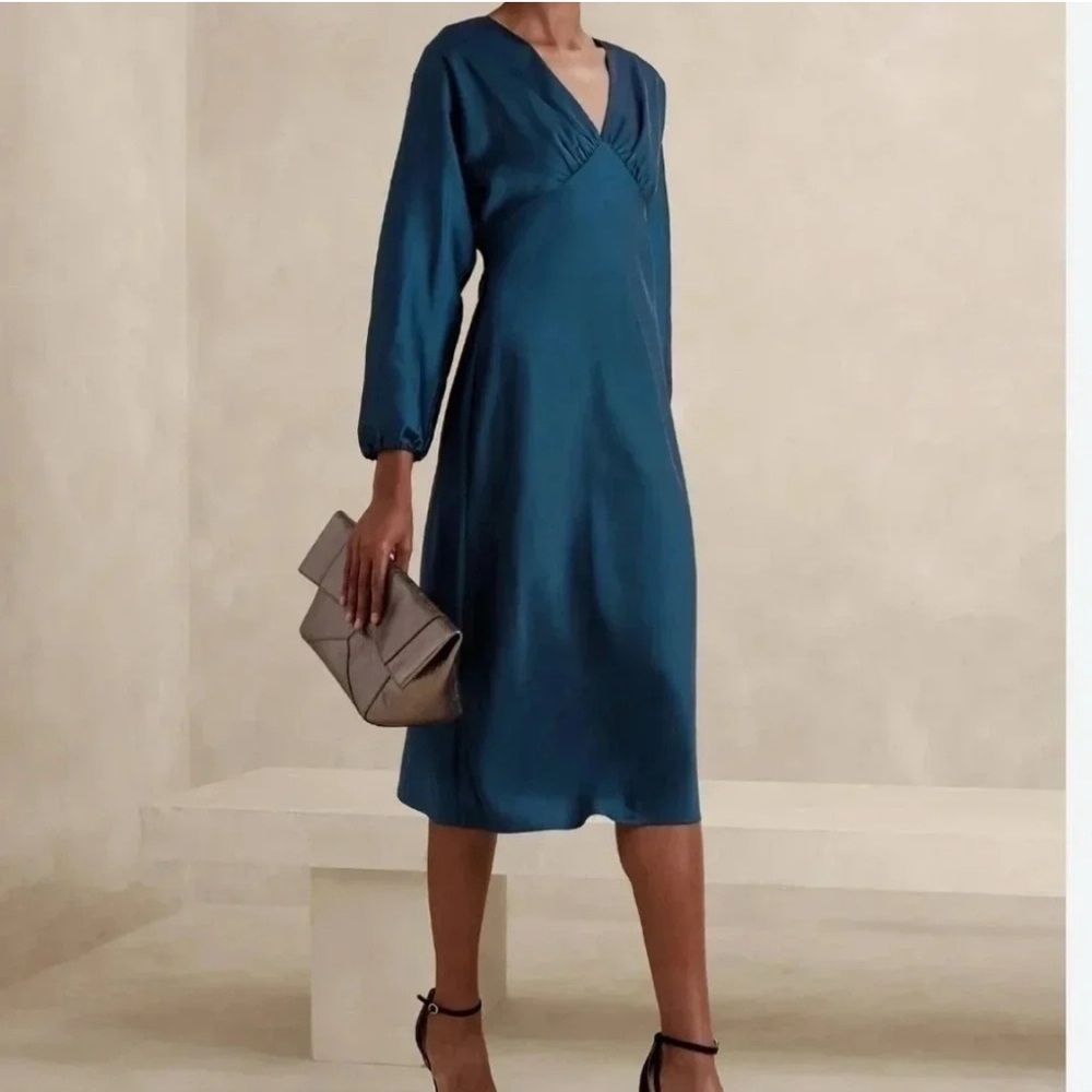BANANA REPUBLIC BLOUSSANT-SLEEVE MIDI DRESS Size 4 NWOT Blue
